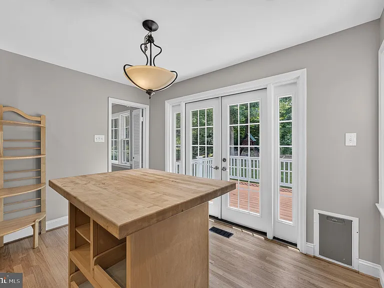 6443 Walters Woods Dr — Photo 30