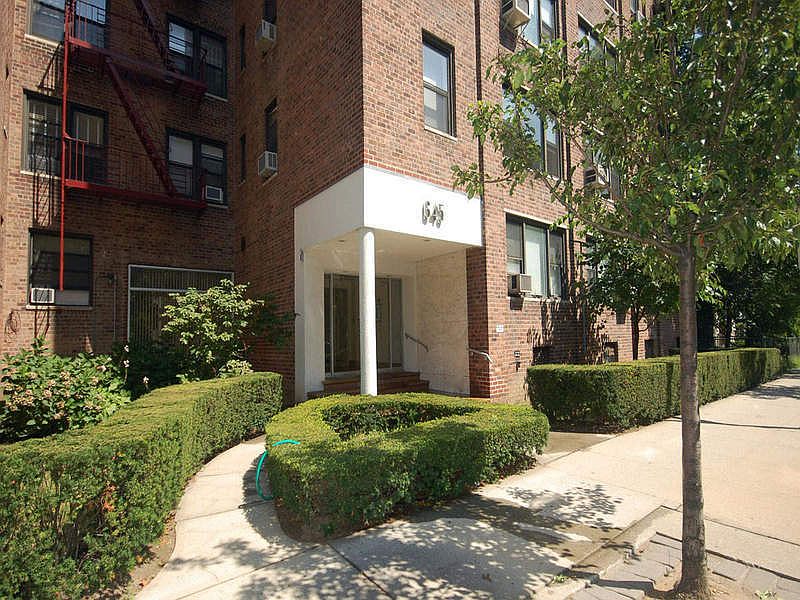 2nd image of 645 W 239th St APT 6d