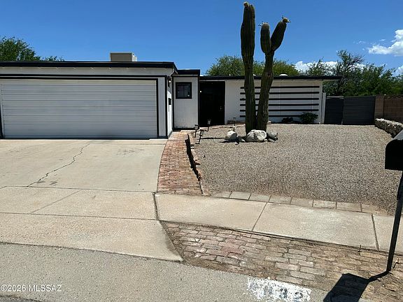 2nd image of 6832 N Autumn Pl