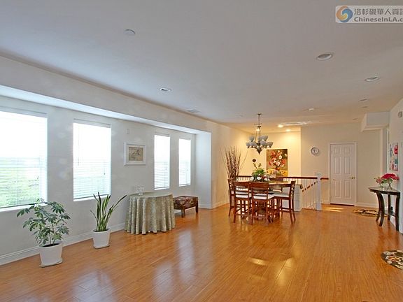 4th image of 723 Arcadia Ave Unit A