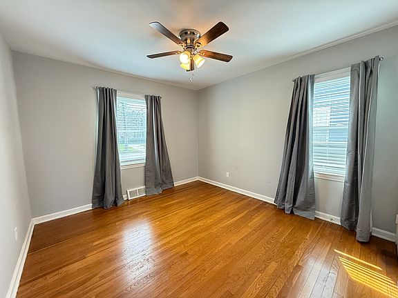 4th image of 13600 Ellwood Ave #1
