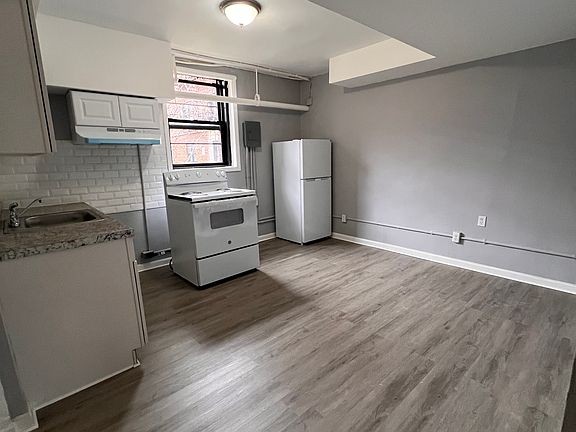 2nd image of 55 Belgrove Dr #1B