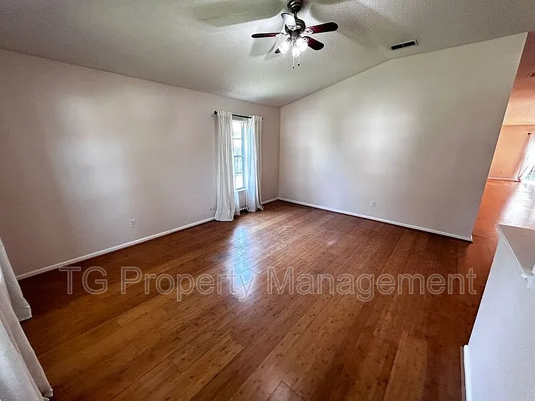 1449 Blue Heron Ln E — Photo 14