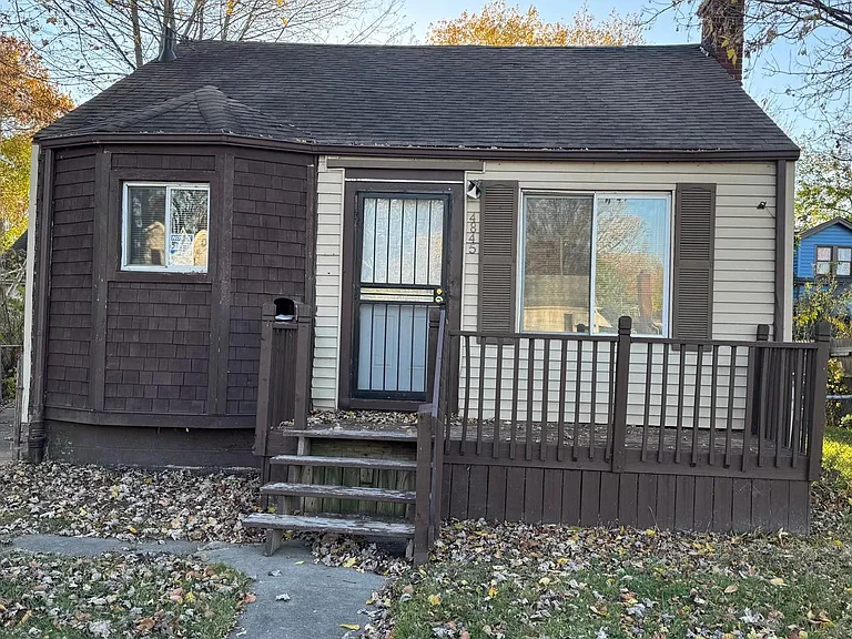 4845 University Pl — Photo 1