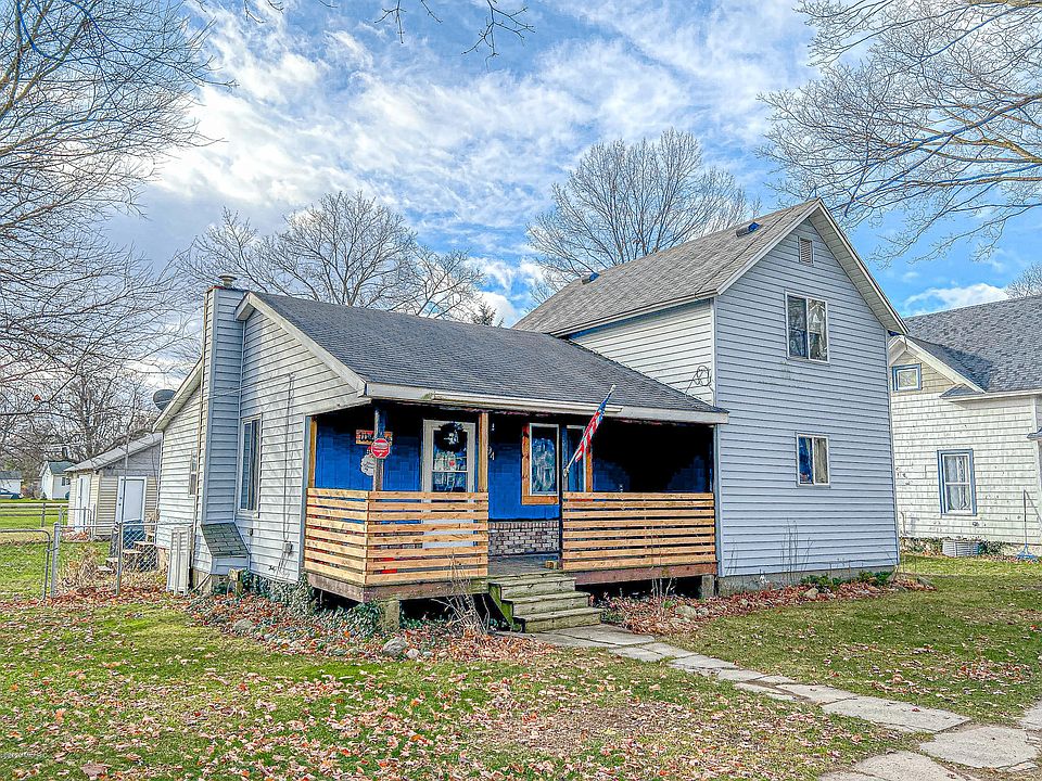 1st image of 394 Arbor St E
