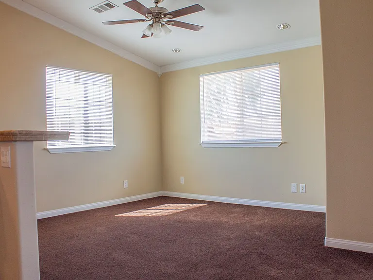 8161 Hemlock Ave — Photo 7