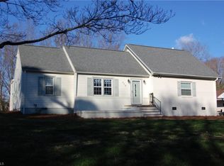 713 Elk Spur St, Elkin, NC 28621
