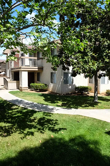 Oak Hill Apartments — Photo 14
