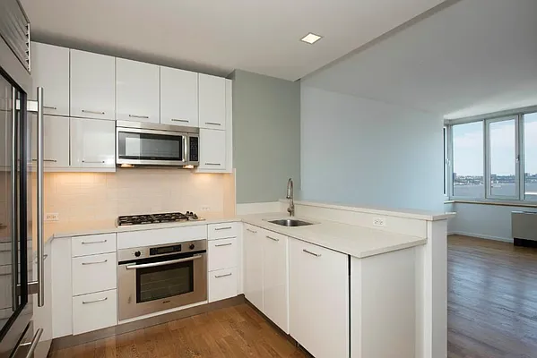 Sold by Level Group | media 3