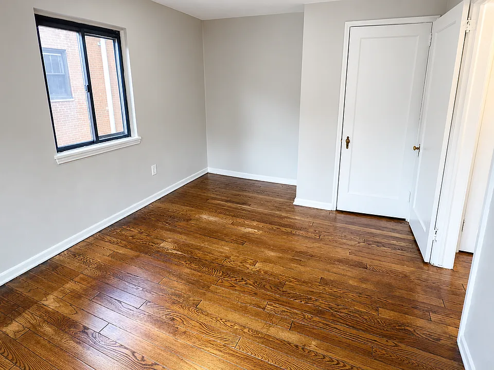 Apartment N-33
