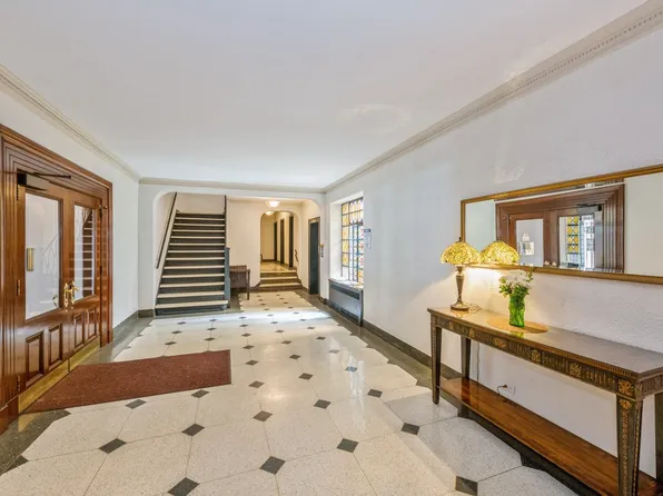 325 East 77th Street 1E image 10 of 10