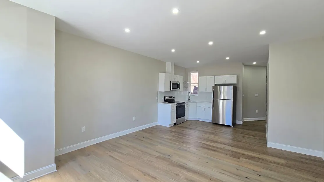 2 bed, 1830 sqft, $1,300 — Photo 3