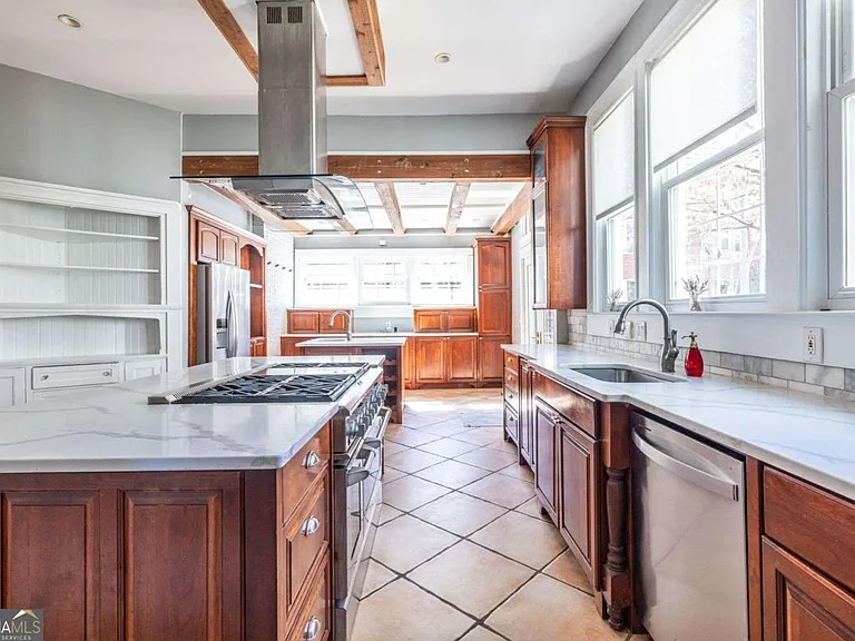 692 Myrtle St NE — Photo 21