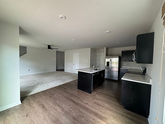 4th image of 265 Thicket Dr