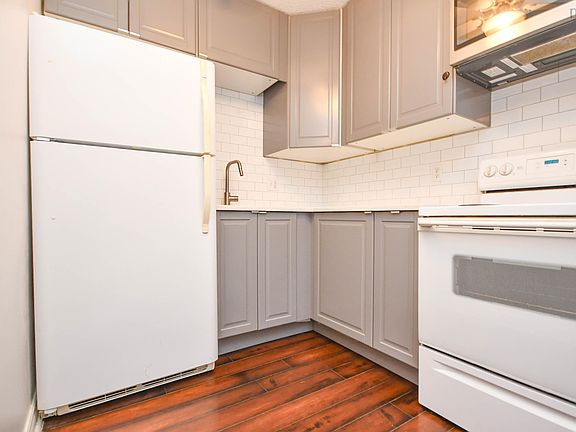 5th image of 5572 N Ridge Rd #710