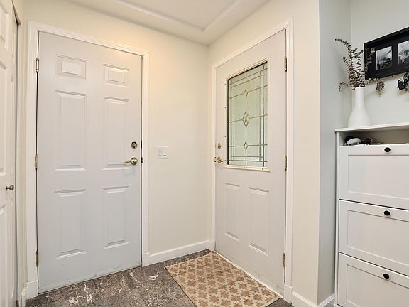 4th image of 21409 Dewdney Trunk Rd #16