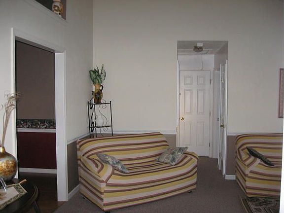 Vaulted ceiling & Plant Shelf in Great Rm