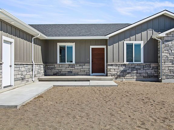 3rd image of 1406 Cardon Ct