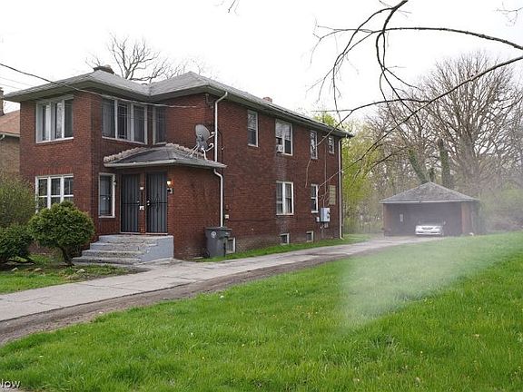 3rd image of 149 W Dennick Ave
