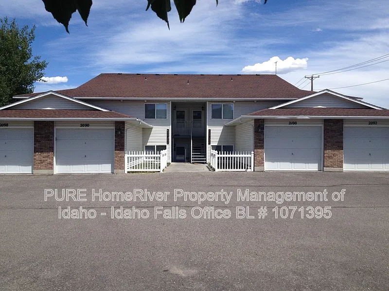 3 bed, 1.0 bath, 1100 sqft, $1,175 — Photo 1