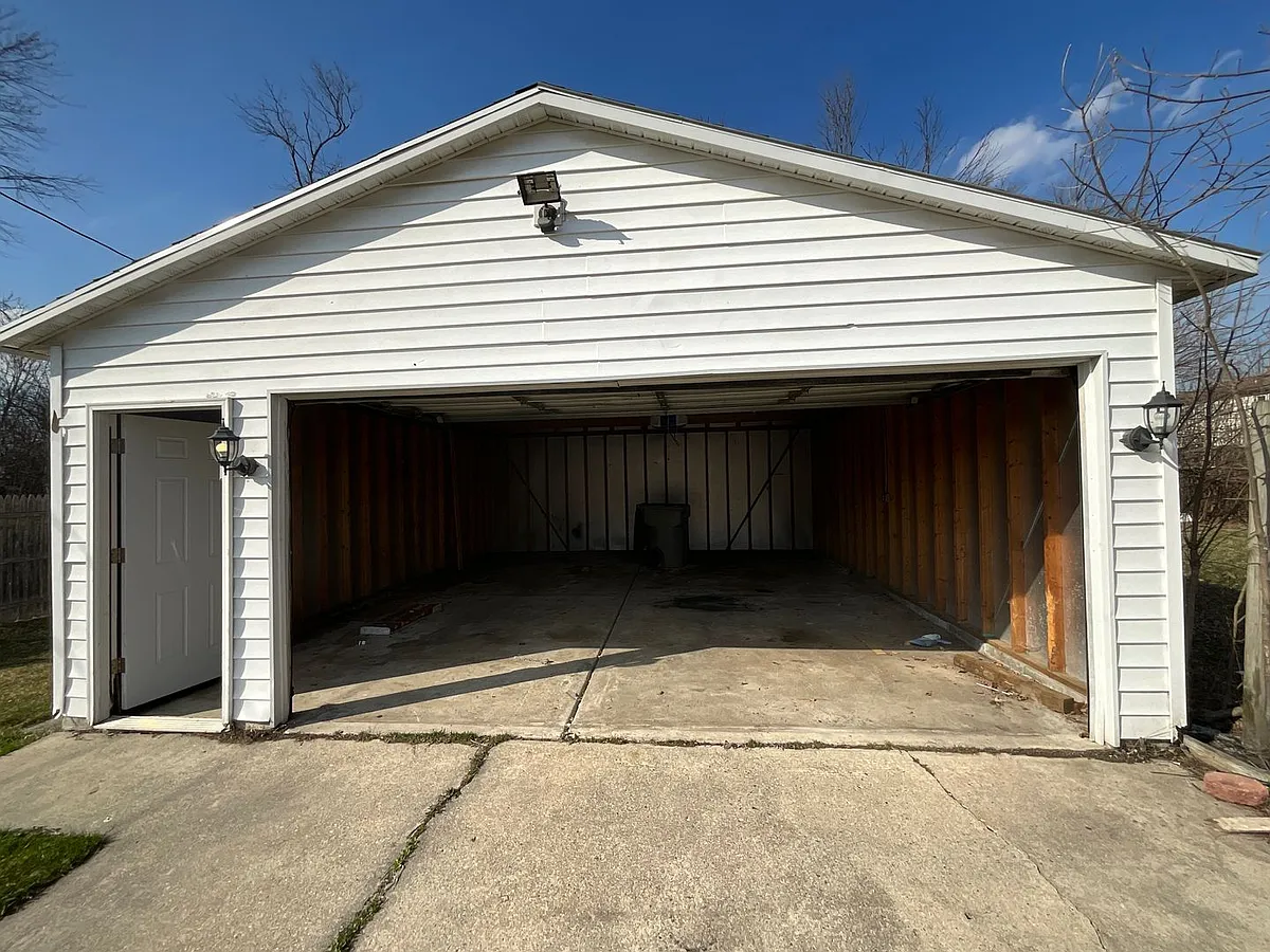 Building Photo - 4334 W Eggert Pl