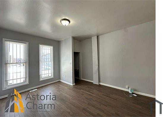 4th image of 1806 N Longwood St