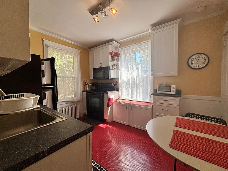 9 Whitfield Pl #2 — Photo 5