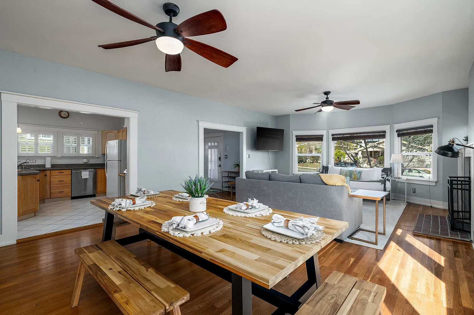 2 bed, 2.0 bath, 1291 sqft, $6,466 — Photo 3