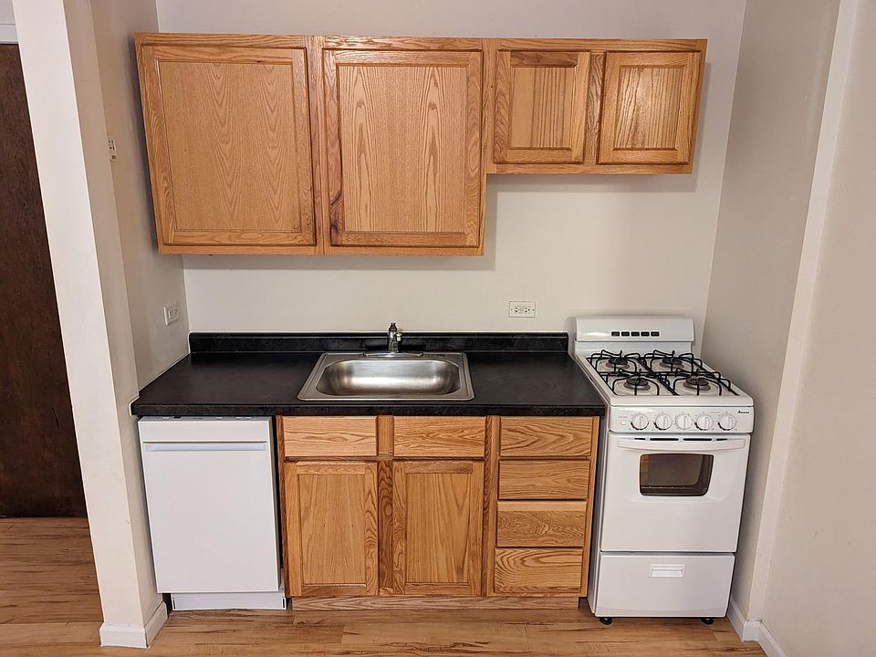 1st image of 4421 N Broadway St APT 5