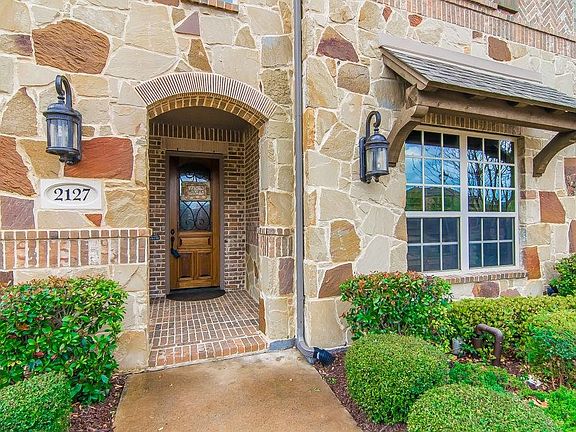 3rd image of 2127 Waterrock Dr