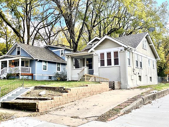 2nd image of 1203 W Waldo Ave