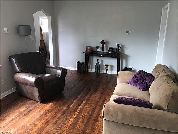 3rd image of 2439 Clara St