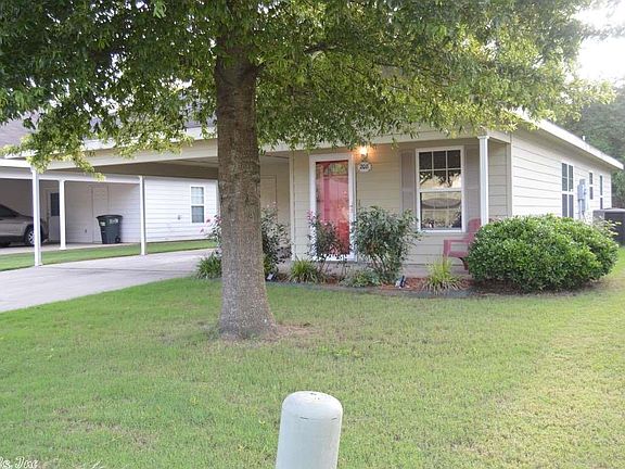 2nd image of 208 Saunders Dr