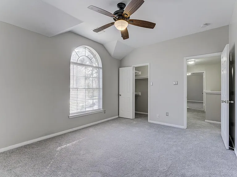 12415 Silversmine Dr — Photo 32