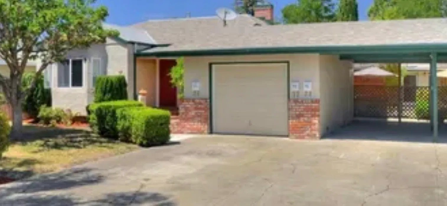 3 bed, 900 sqft, $4,000 — Photo 1