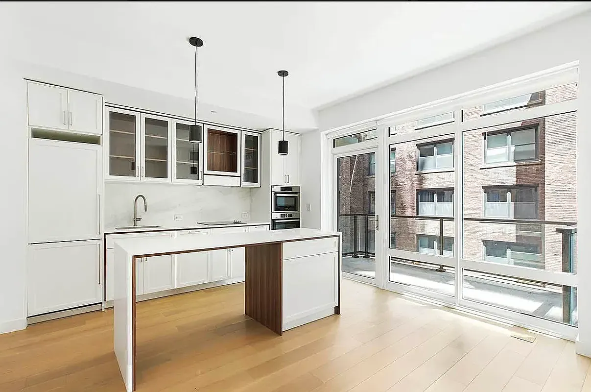 115 East 55th Street — Photo 1
