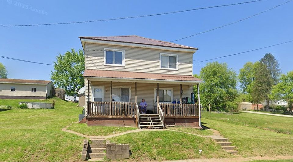 1st image of 309 1st St