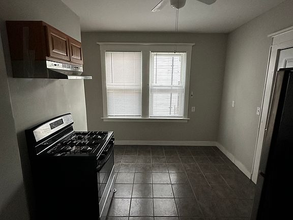 5th image of 126 Hobart St #11A