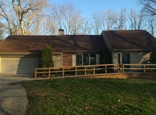 802 Riverside Dr, Mahomet, IL 61853