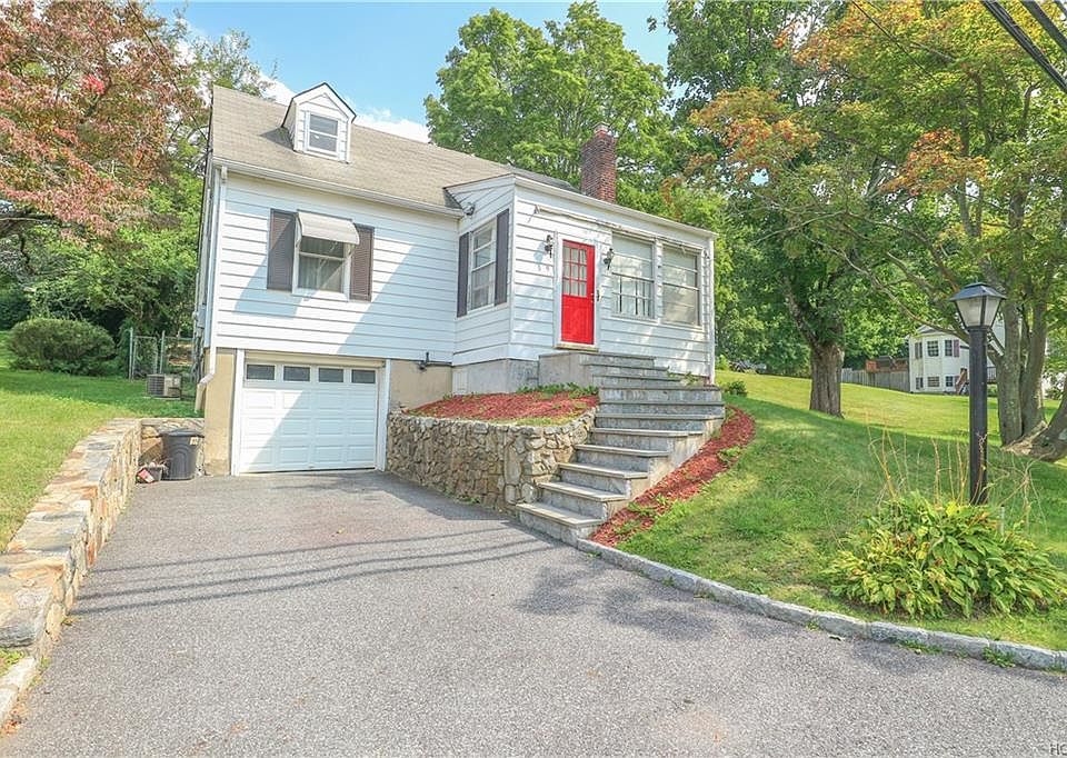1st image of 9 Conklin Ave