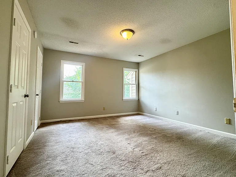 3205 Warwick Dr — Photo 11