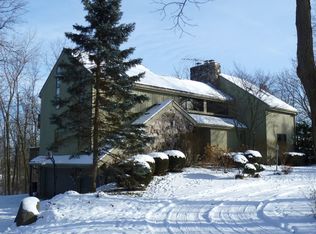 4012 Oak Ridge Rd, Crystal Lake, IL 60012