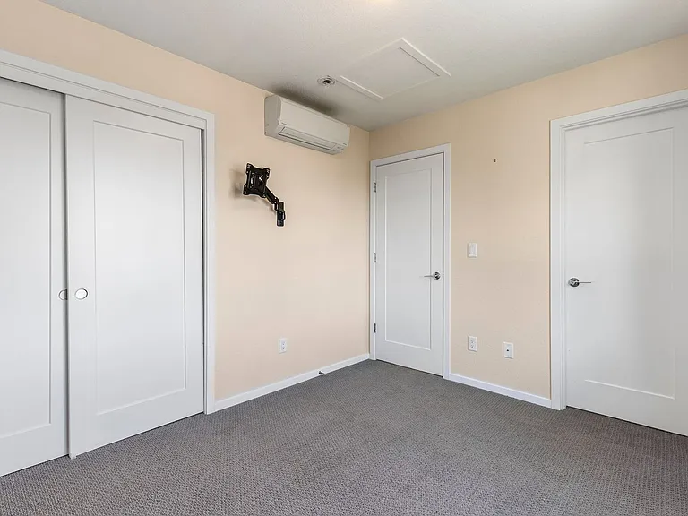 1217 N Morgan St — Photo 8