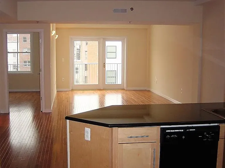 225 Grand St #2A — Photo 2
