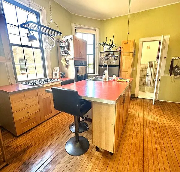 1816 S Racine Ave #3R — Photo 2