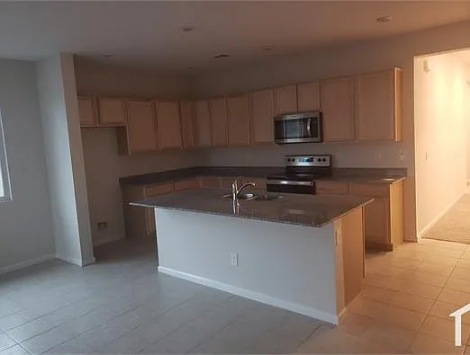 2029 E Kansas Dr — Photo 16