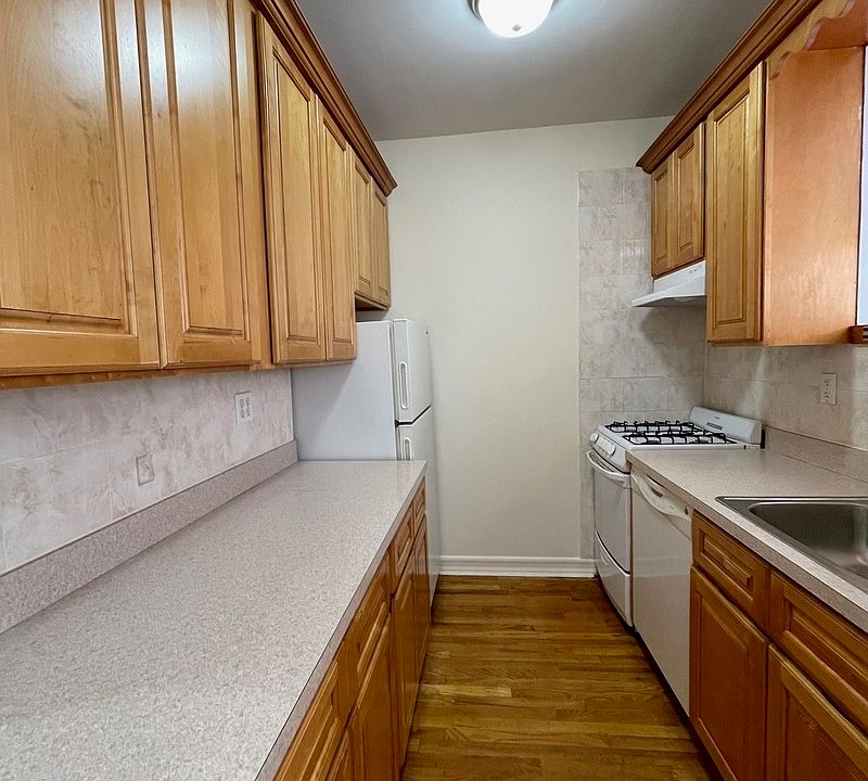 1st image of 2249 Ocean Ave APT 3C