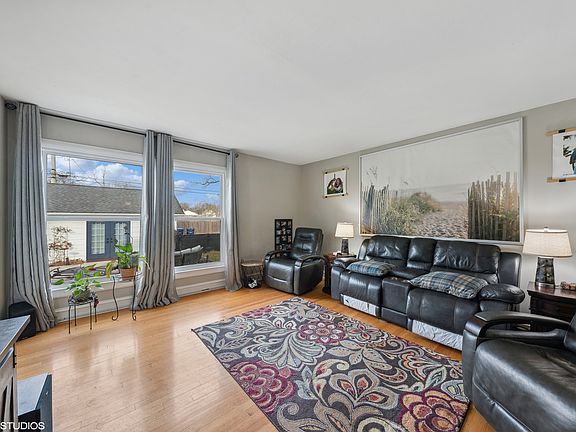 2nd image of 352 Harvey Ave