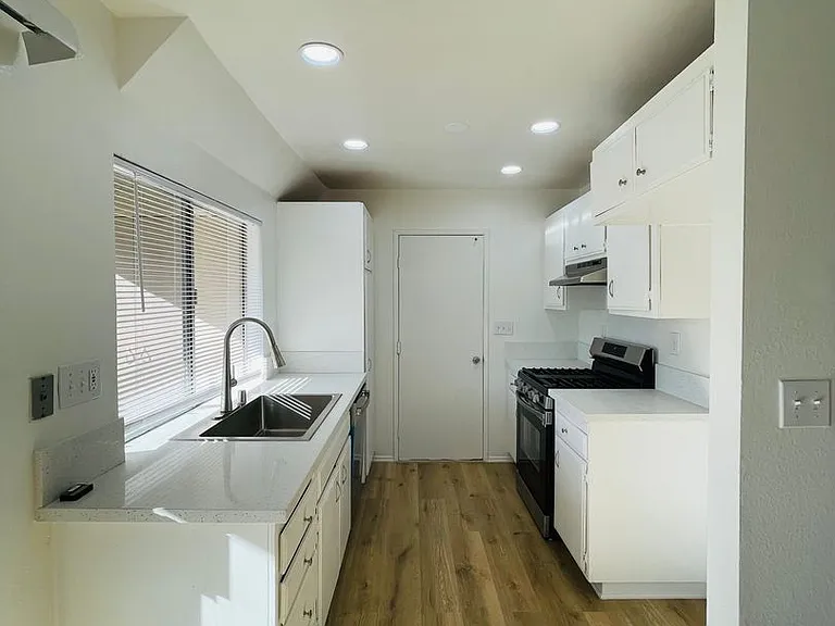 1214 Llama Ct — Photo 4