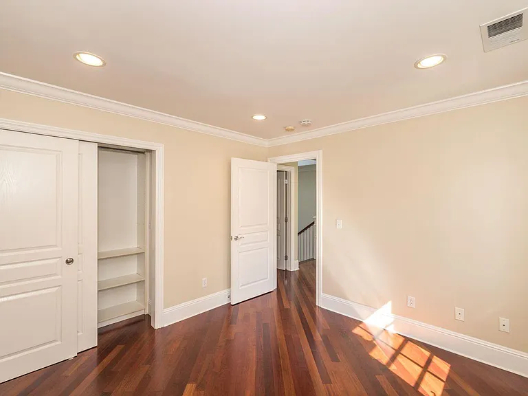 Upstairs bedroom (#3)